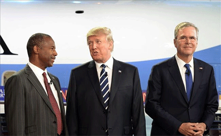 Los candidatos republicanos a la Presidencia Ben Carson, Donald Trump y Jeb Bush Este es un país en el que hablamos inglés, no español